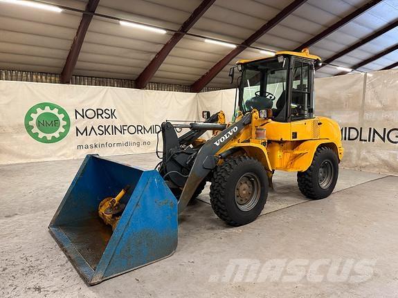 Volvo L30B Kolové nakladače