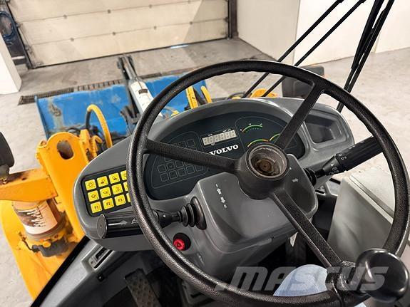 Volvo L30B Kolové nakladače