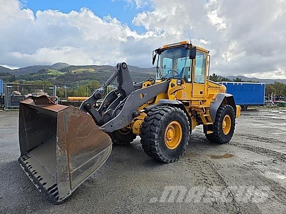 Volvo L90E Kolové nakladače