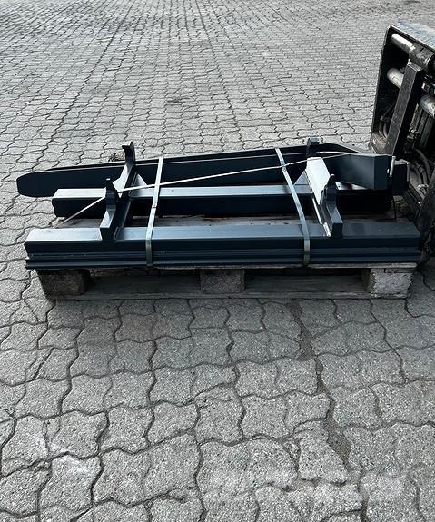   Další