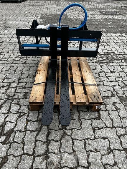  Další