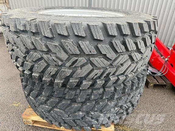   Pneumatiky, kola a ráfky