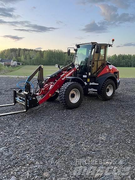 Yanmar V7 Kolové nakladače
