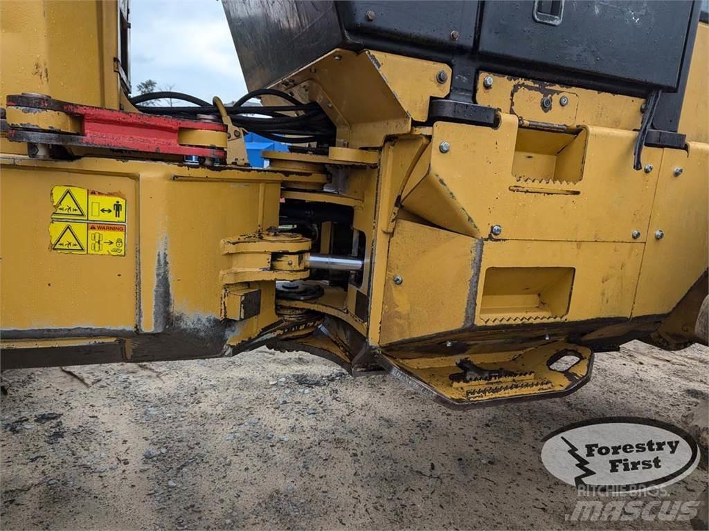 CAT 525C Skiddery