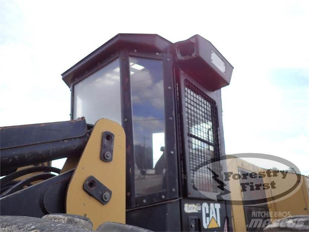 CAT 563C Kácecí harvestory