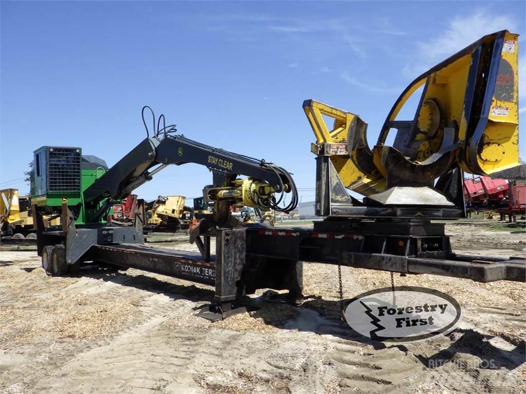 John Deere 437E Lesní nakladače