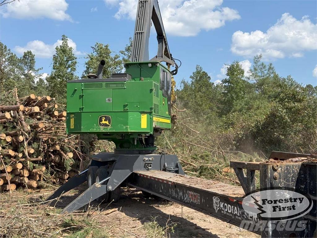 John Deere 437E Lesní nakladače