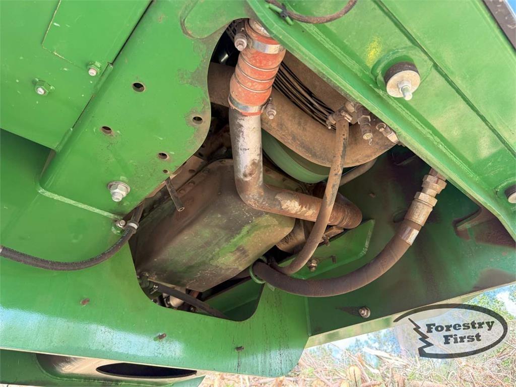 John Deere 437E Lesní nakladače