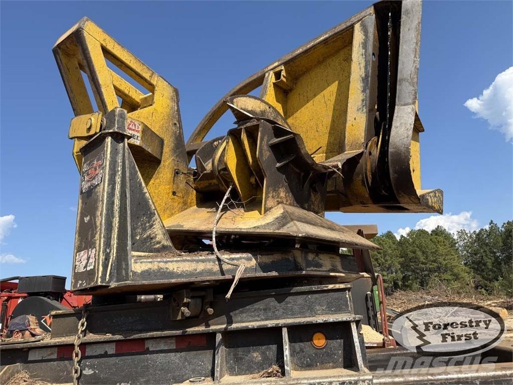 John Deere 437E Lesní nakladače