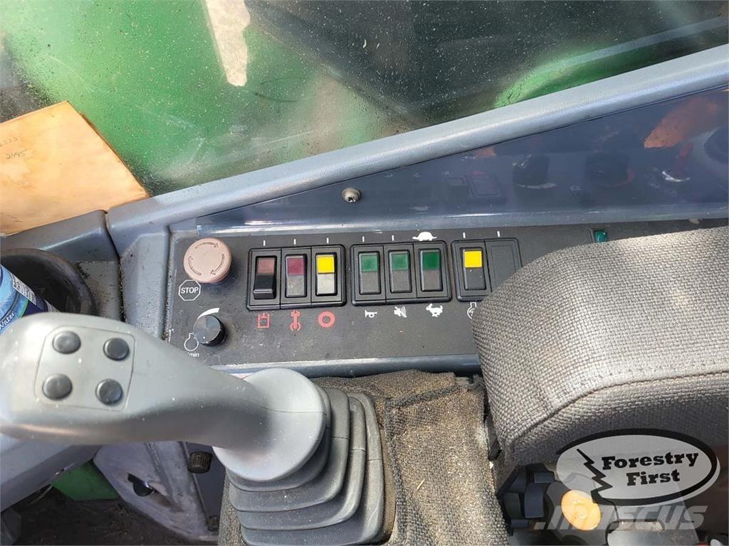 John Deere 753J Kácecí harvestory