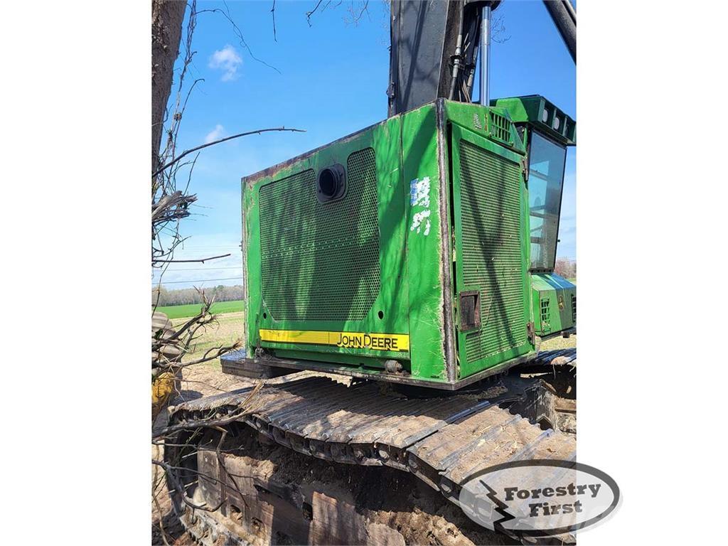 John Deere 753J Kácecí harvestory