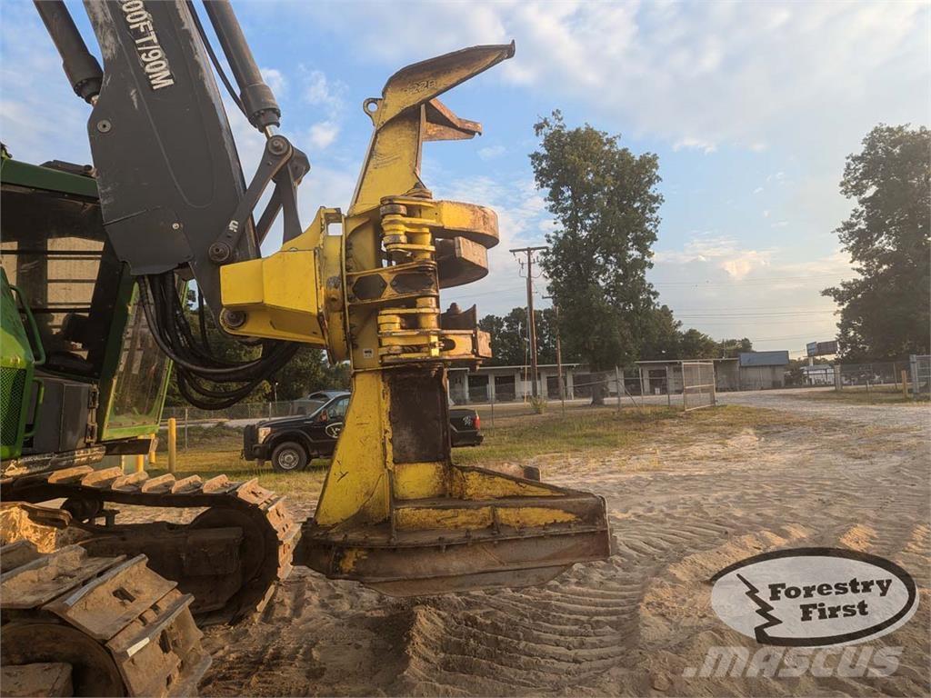 John Deere 853M Kácecí harvestory