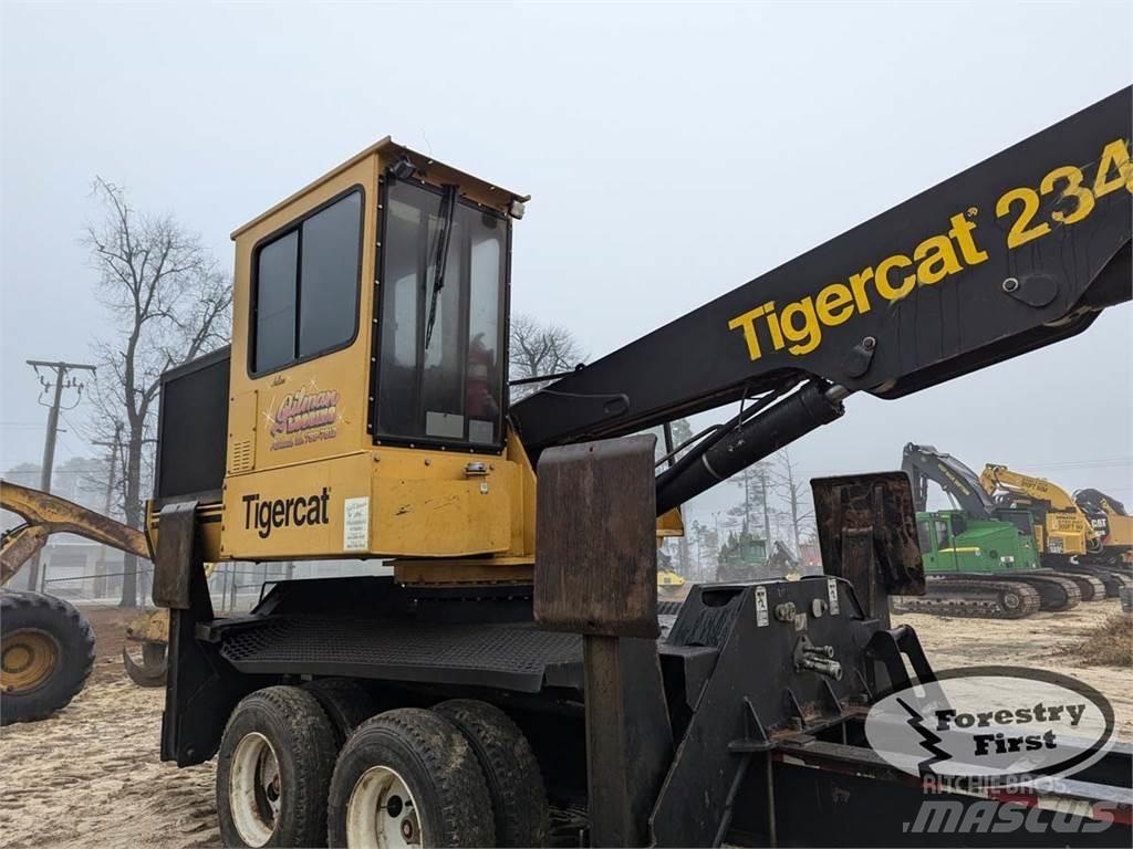 Tigercat 234 Lesní nakladače