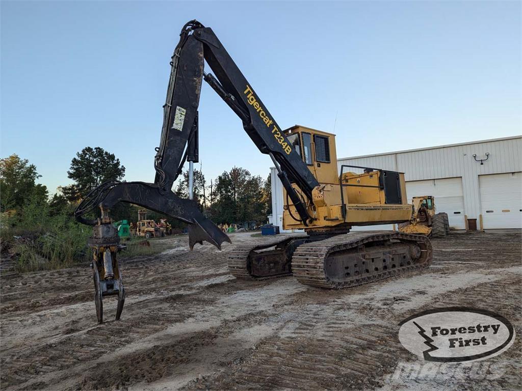 Tigercat T234B Lesní nakladače
