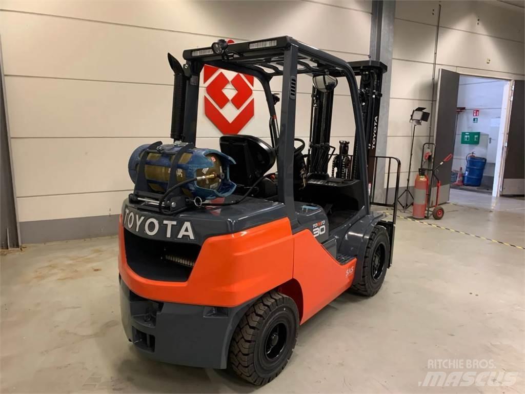 Toyota 02-8FGF30 LPG vozíky