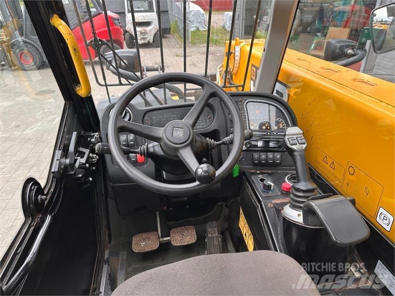 JCB 525-60 Teleskopické manipulátory
