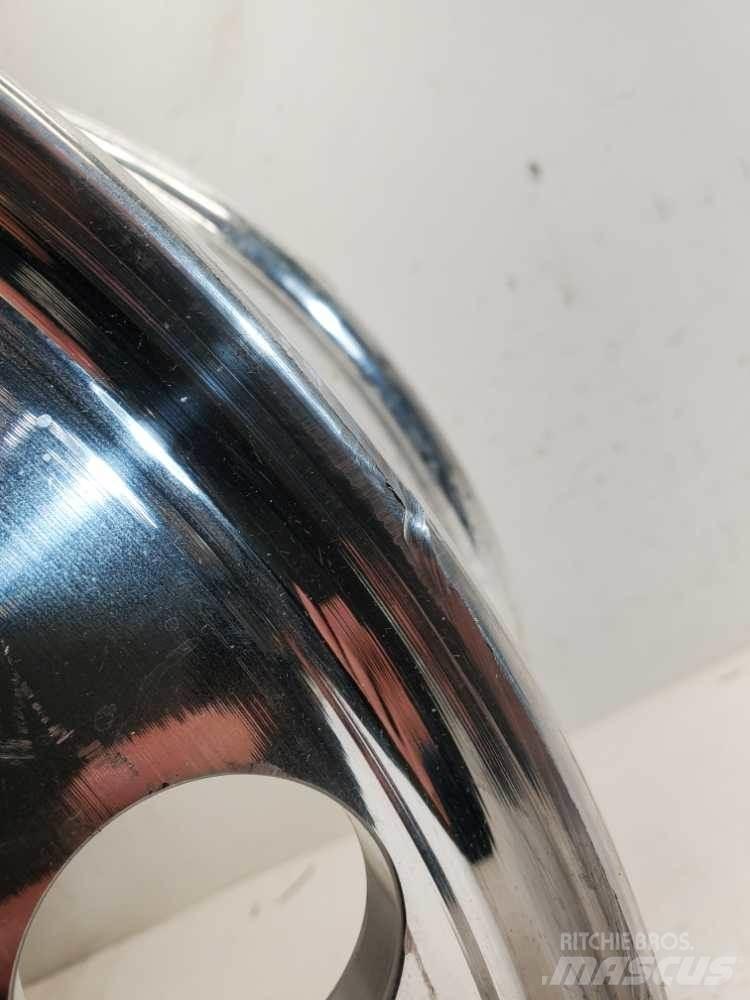  Accuride Pneumatiky, kola a ráfky