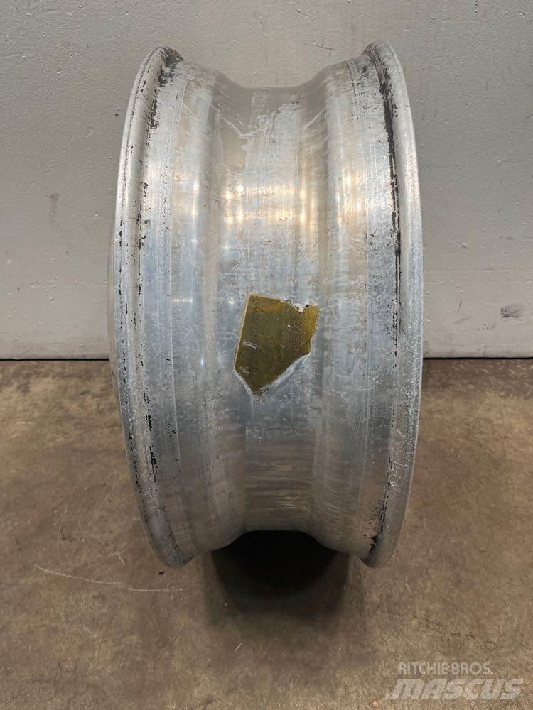 Alcoa  Pneumatiky, kola a ráfky