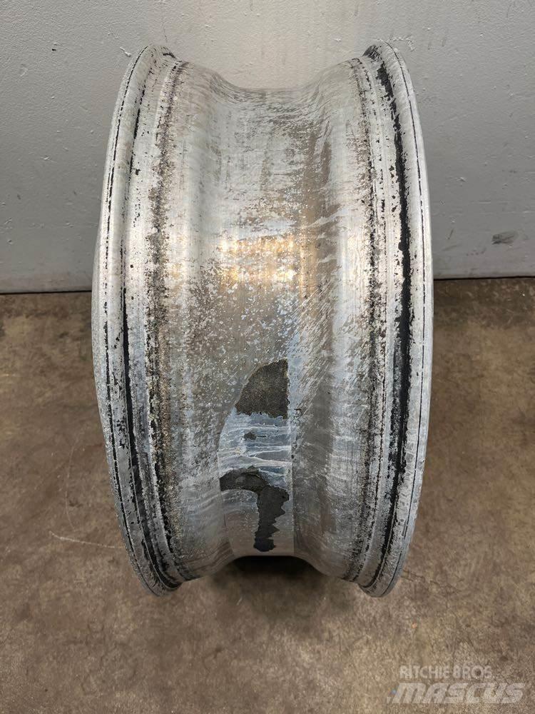 Alcoa  Pneumatiky, kola a ráfky