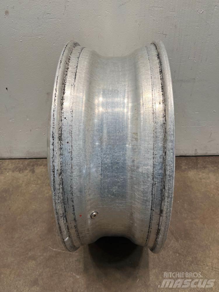 Alcoa  Pneumatiky, kola a ráfky