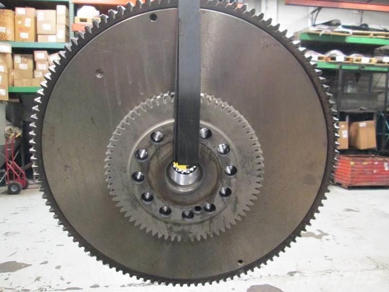 CAT 3406E Pneumatiky, kola a ráfky