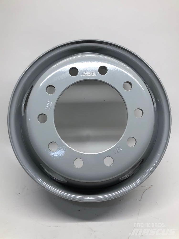 Ford F750 Pneumatiky, kola a ráfky