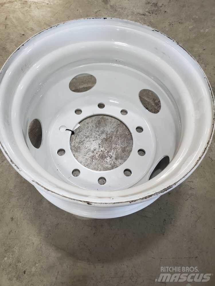 Ford F750 Pneumatiky, kola a ráfky