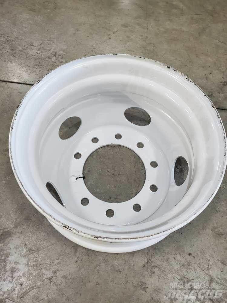 Ford F750 Pneumatiky, kola a ráfky