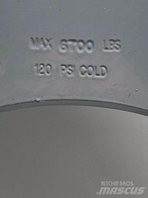 Ford F750 Pneumatiky, kola a ráfky