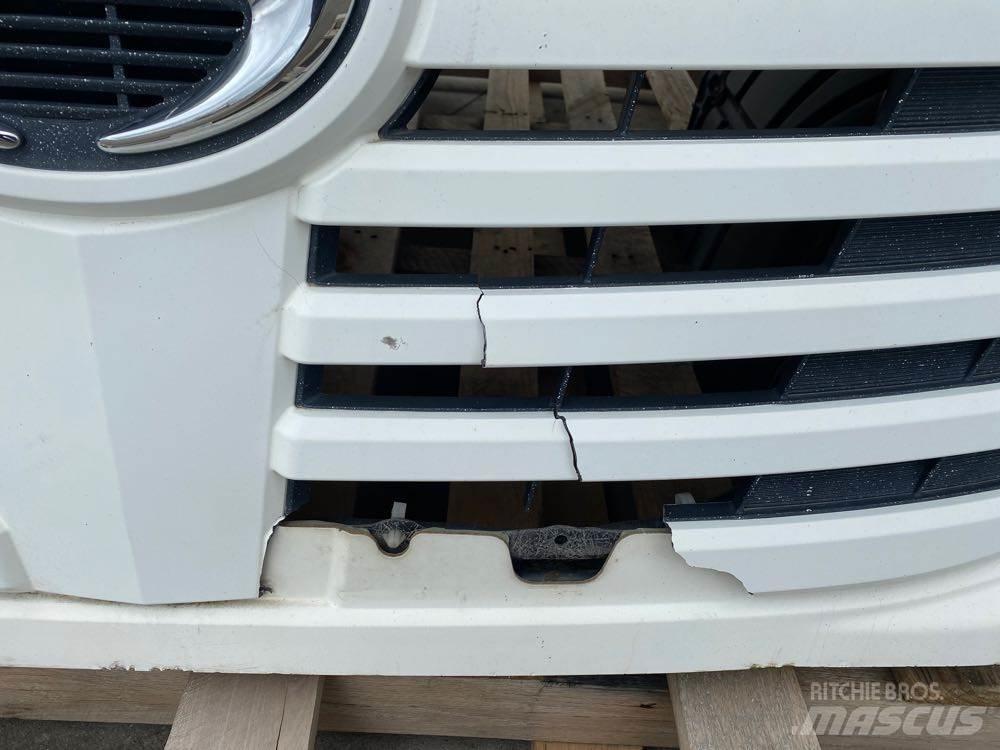 Hino 238 Kabiny a interiér