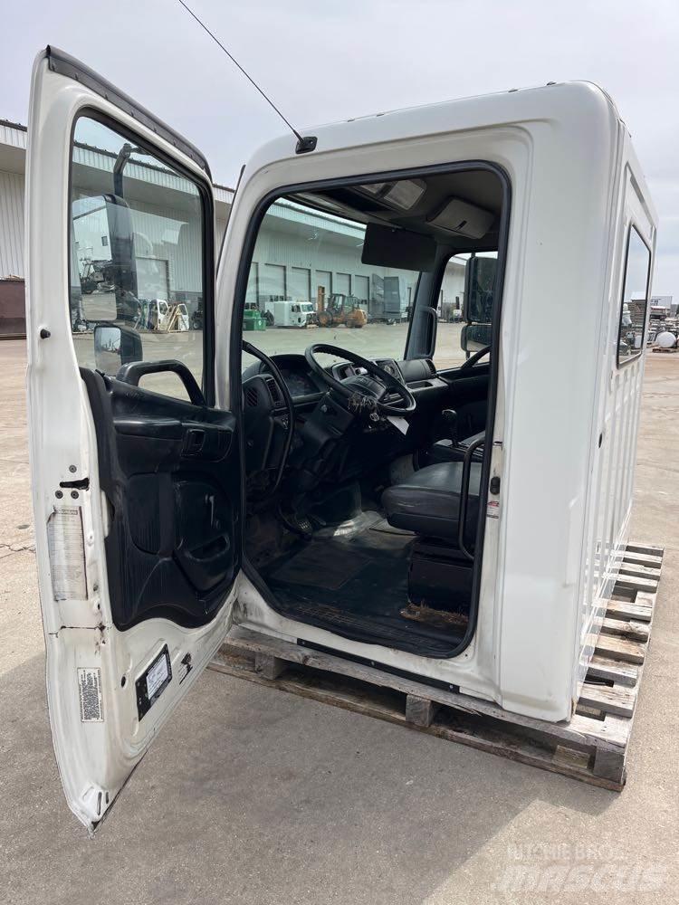Hino 268 Kabiny a interiér