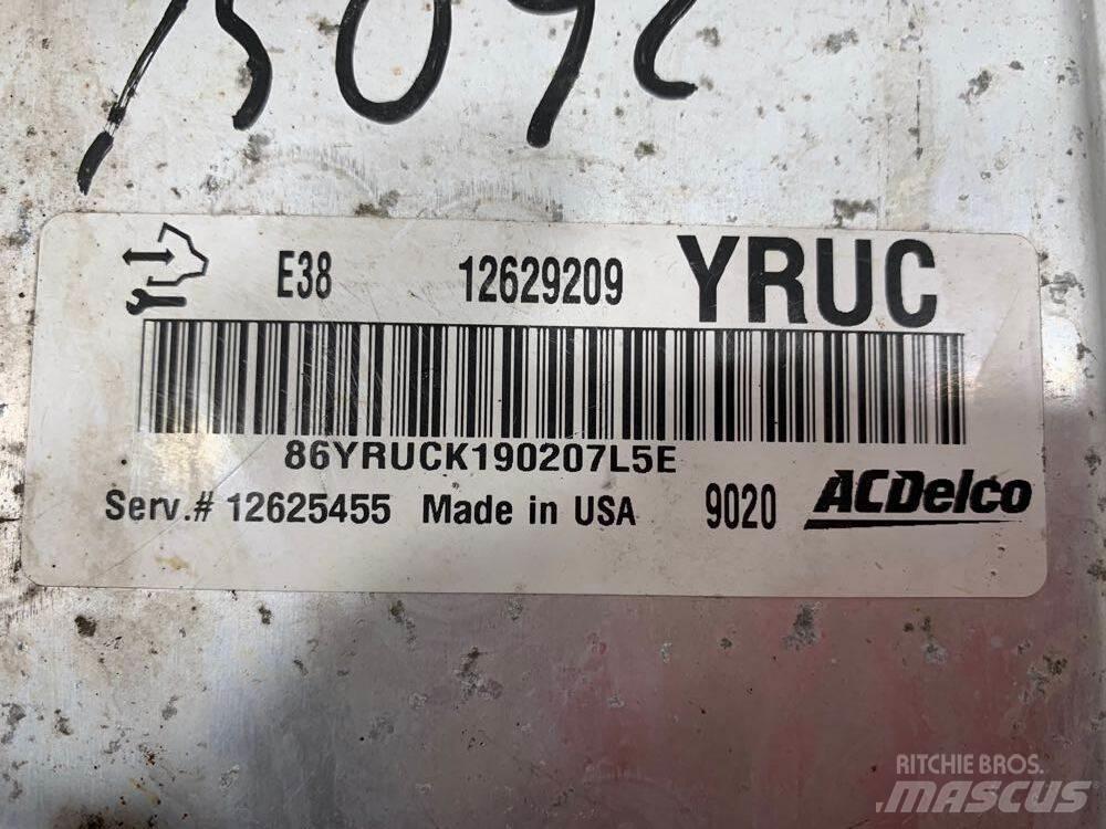Isuzu NPR Kabiny a interiér