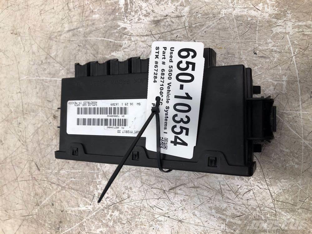 RAM 5500 Kabiny a interiér