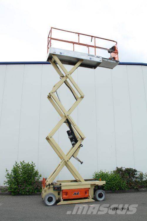 JLG 2030 ES Nůžková zvedací plošina