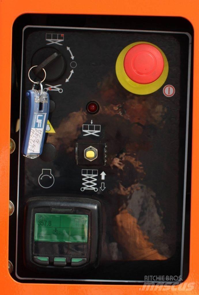 JLG ERT-4769 Nůžková zvedací plošina