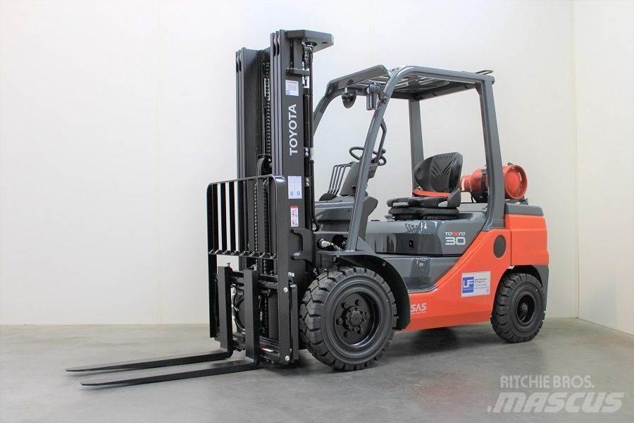 Toyota 02-8FGF30 LPG vozíky