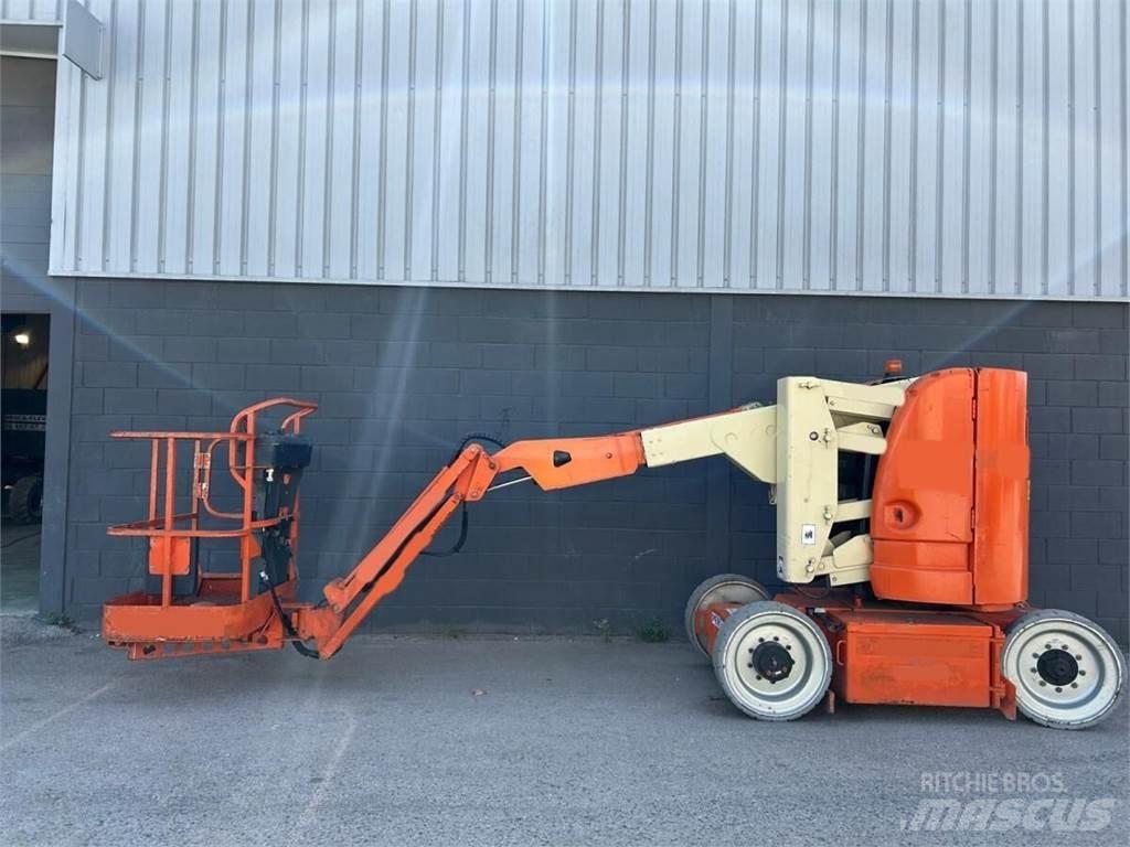 JLG E300AJ Kloubové plošiny
