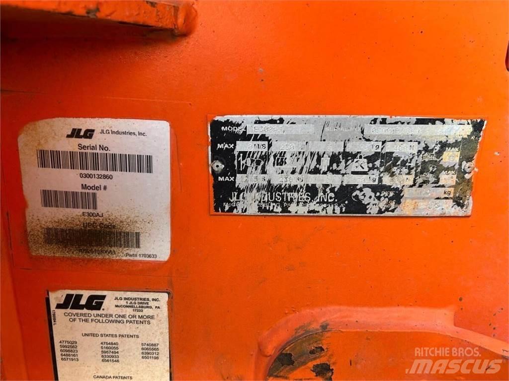 JLG E300AJ Kloubové plošiny