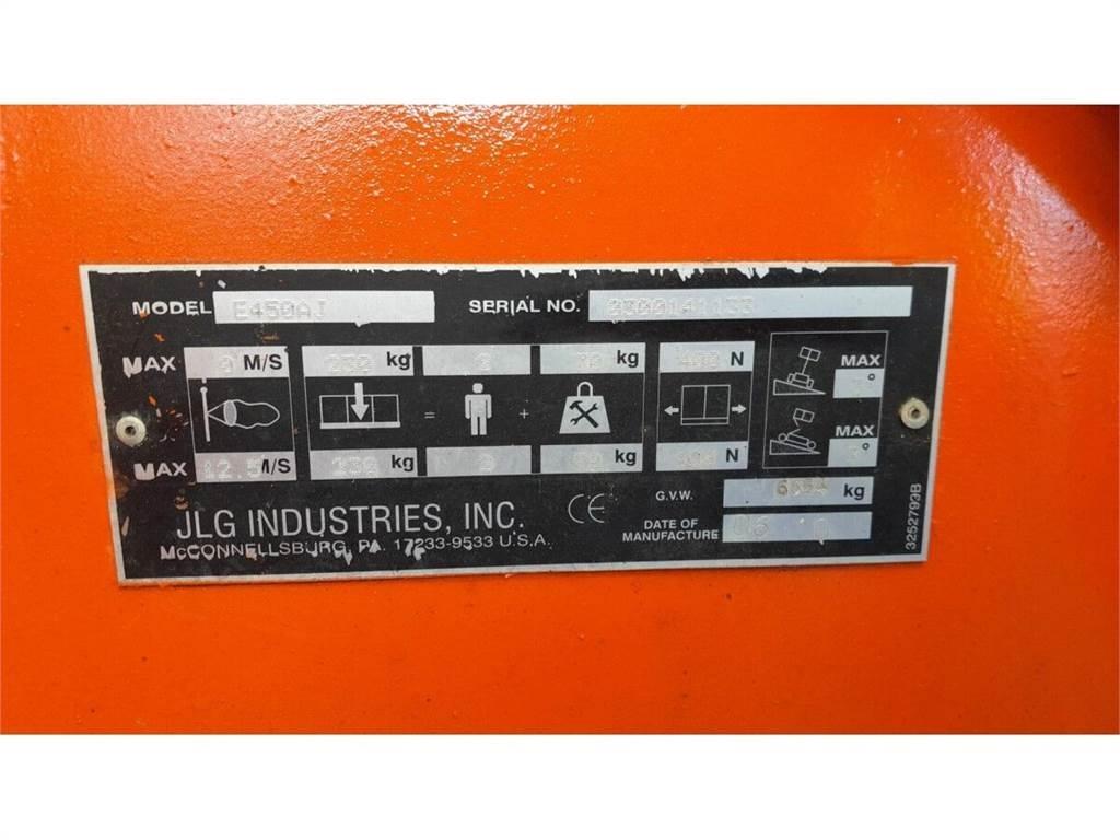 JLG E450AJ Kloubové plošiny