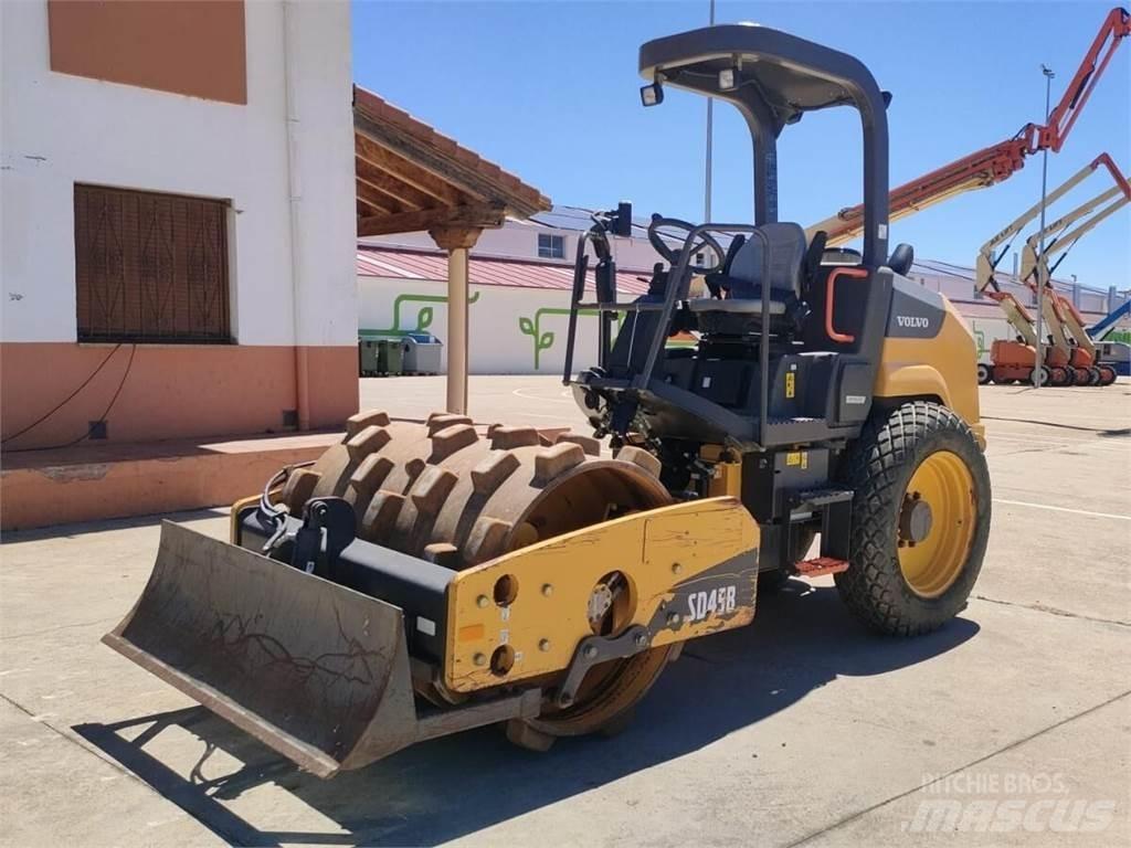 Volvo SD45B Půdní kompaktory