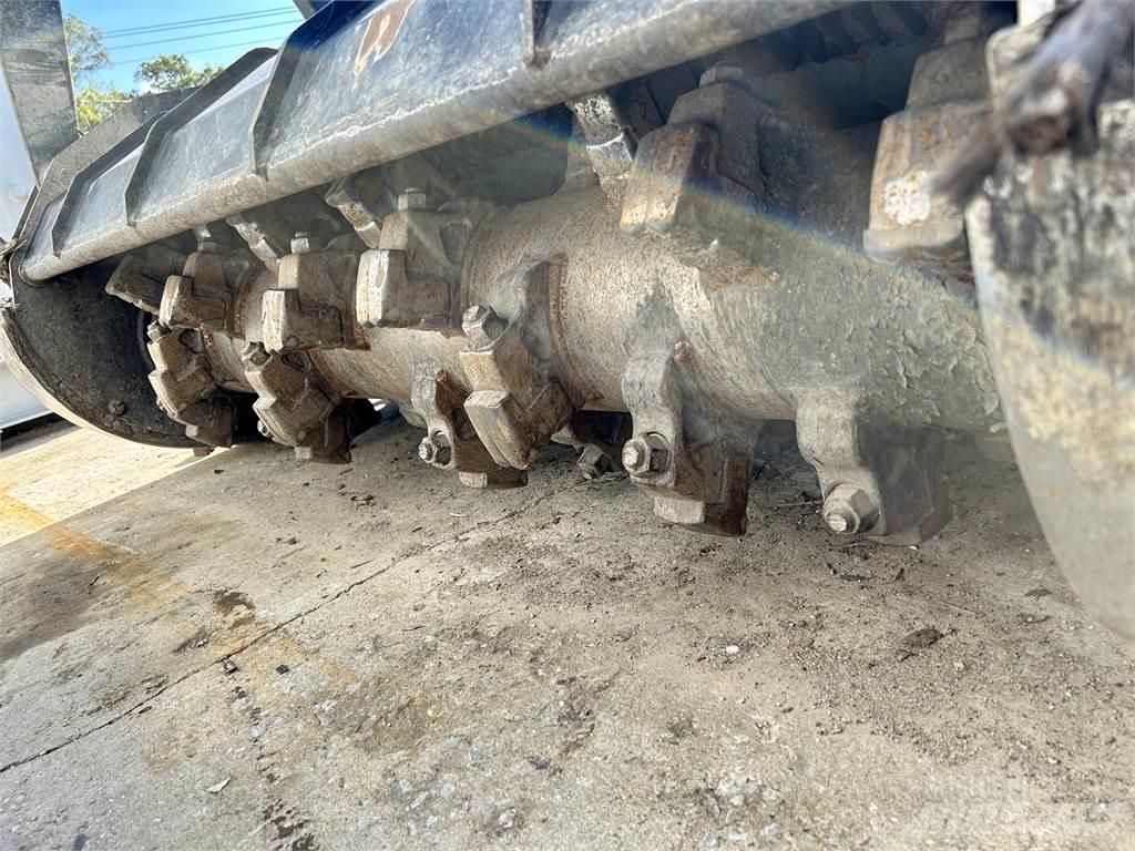 CAT 299D3 Smykem řízené nakladače