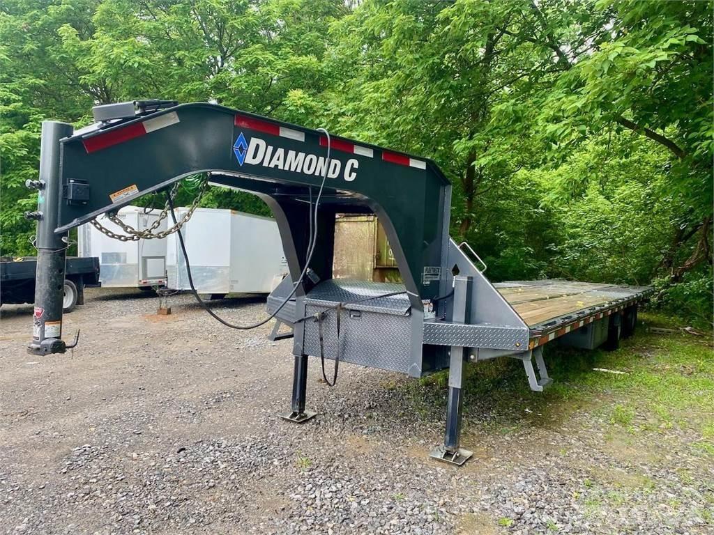Diamond C  Přívesy na přepravu automobilů