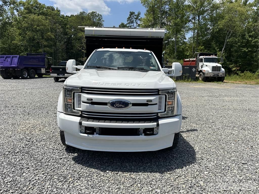 Ford F550 Další