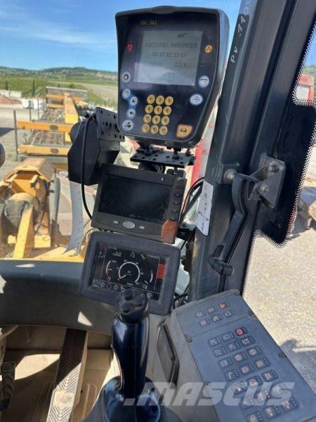 Liebherr L550 Kolové nakladače