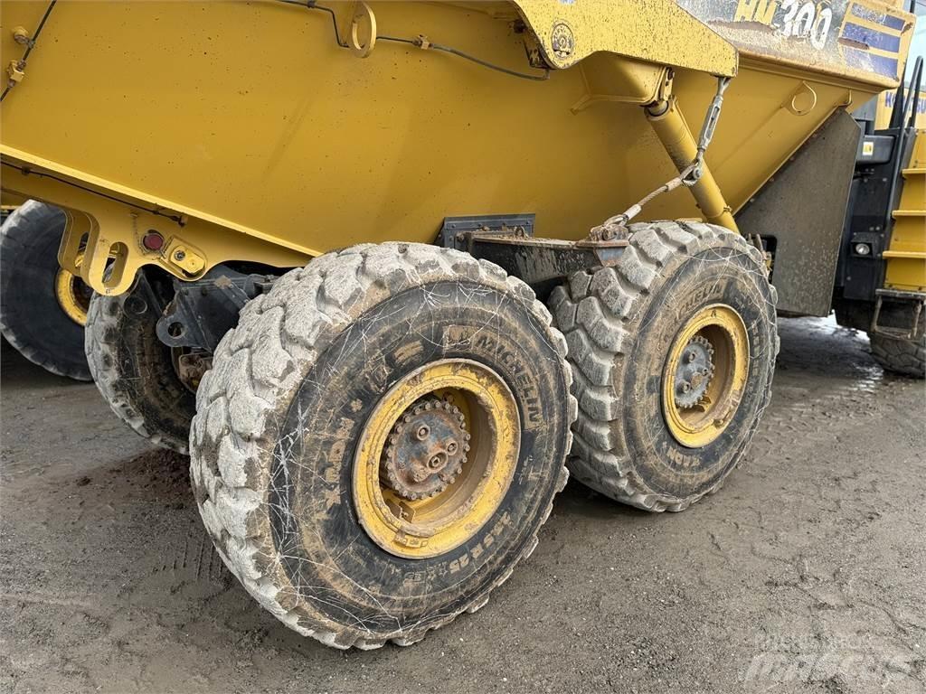 Komatsu HM300-5 Kloubové dempry