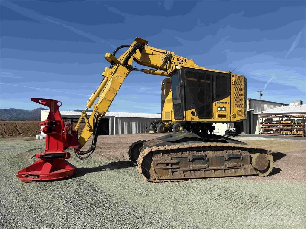 Komatsu XT445L-5 Kácecí harvestory
