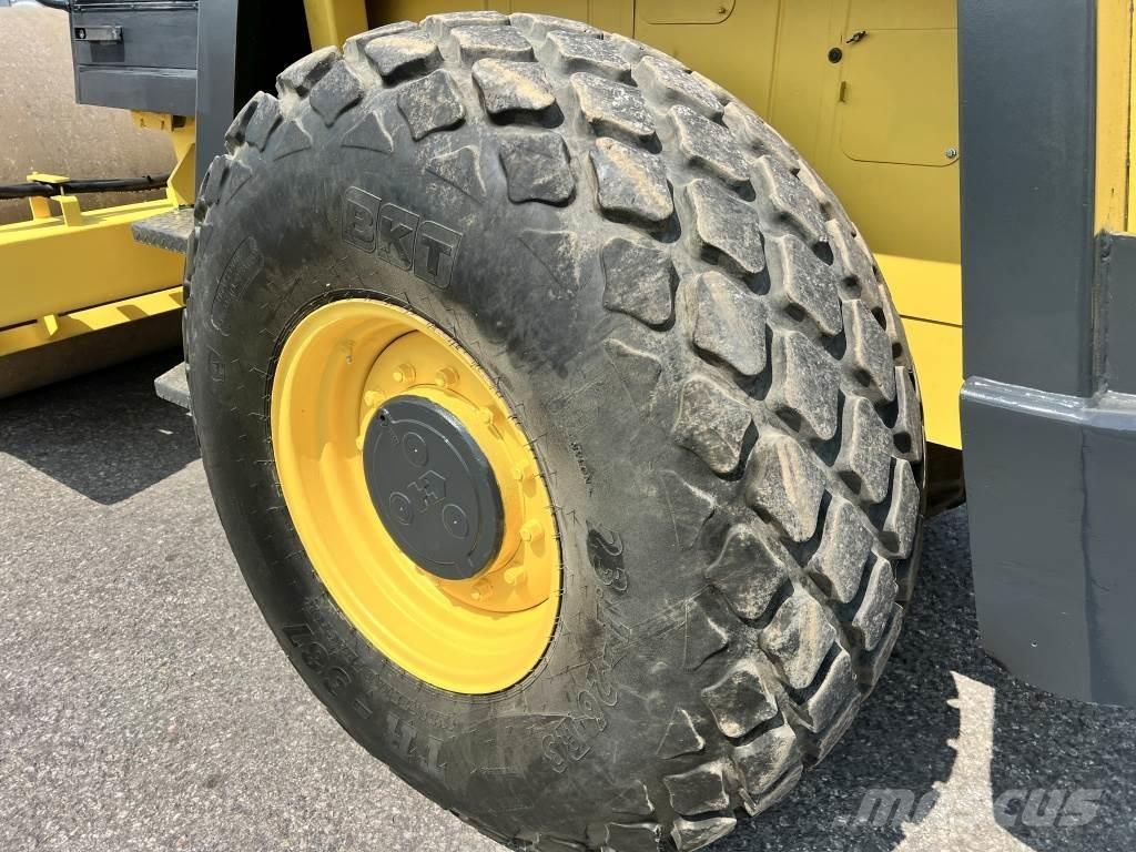 Bomag BW 213 D-2 Tahačové válce