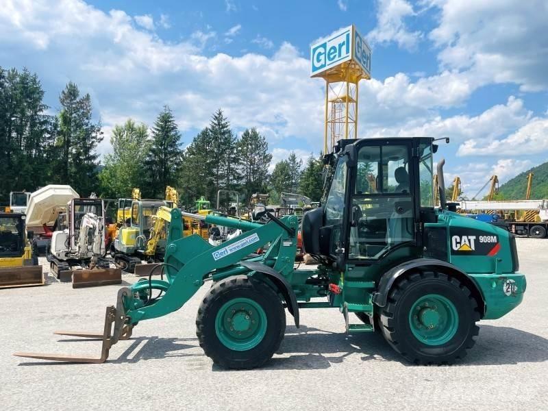 CAT 908M Kolové nakladače