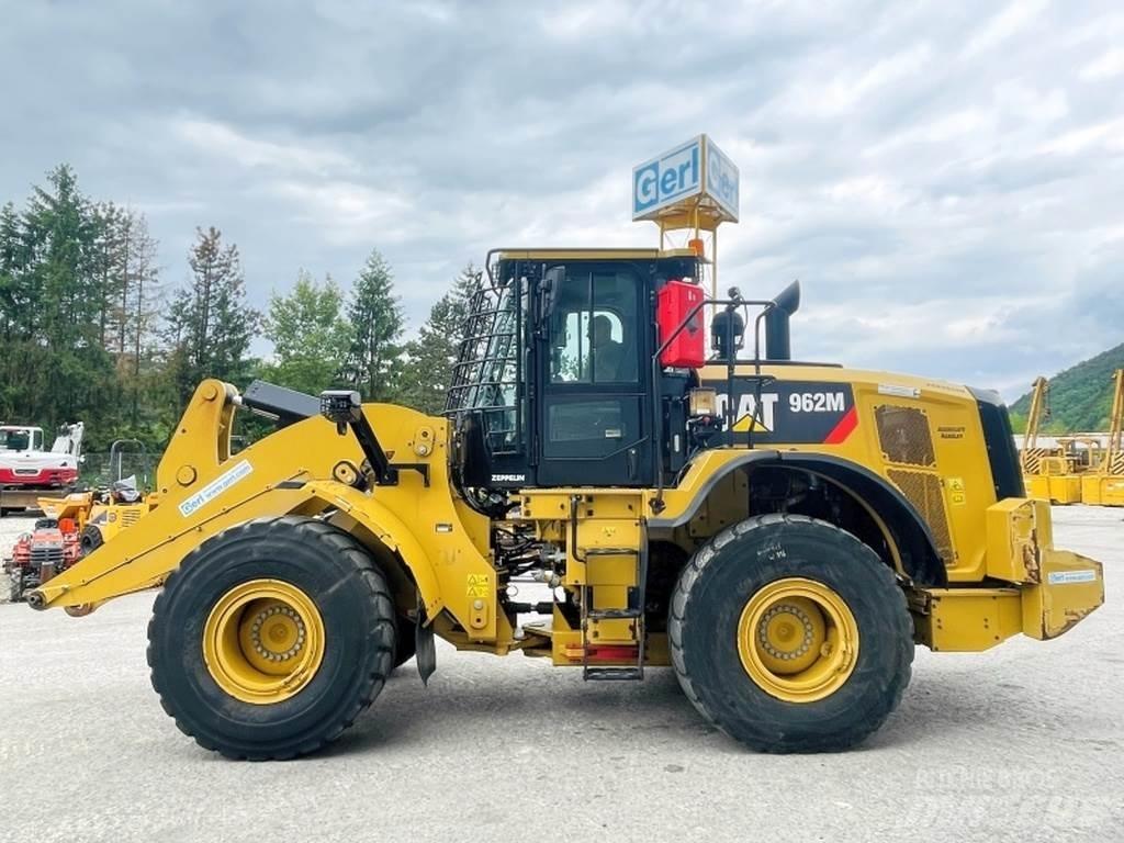 CAT 962M Kolové nakladače