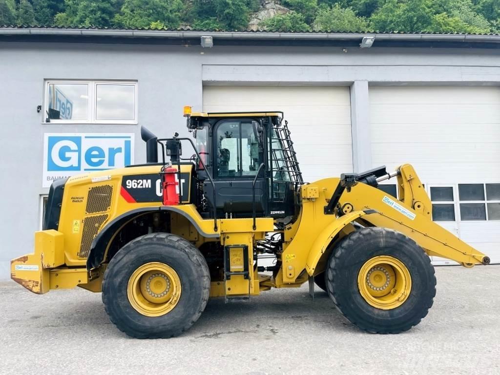 CAT 962M Kolové nakladače